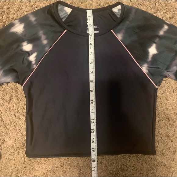 All in motion cropped swim rash guard - Picture 2 of 3